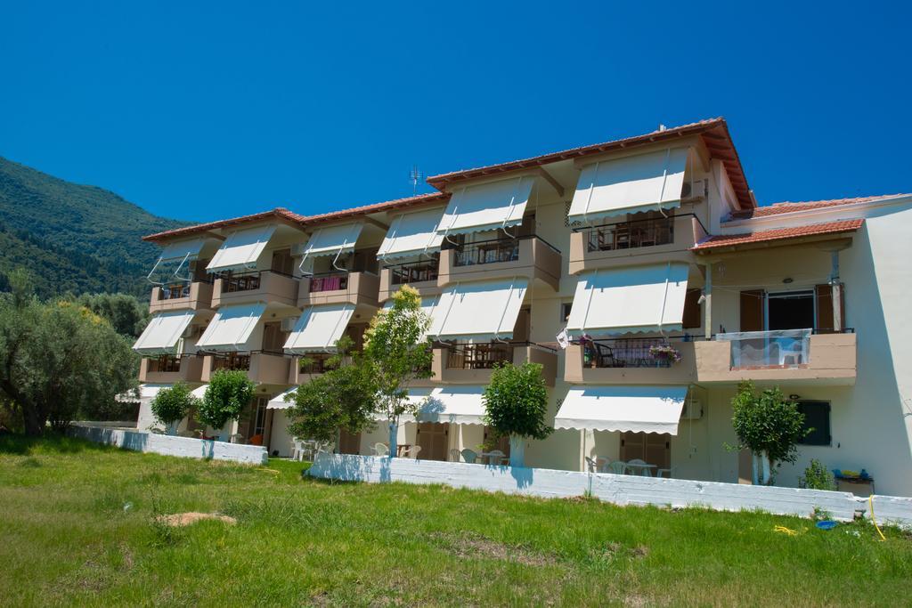 Vessarios Apartment Nikiana Exterior photo